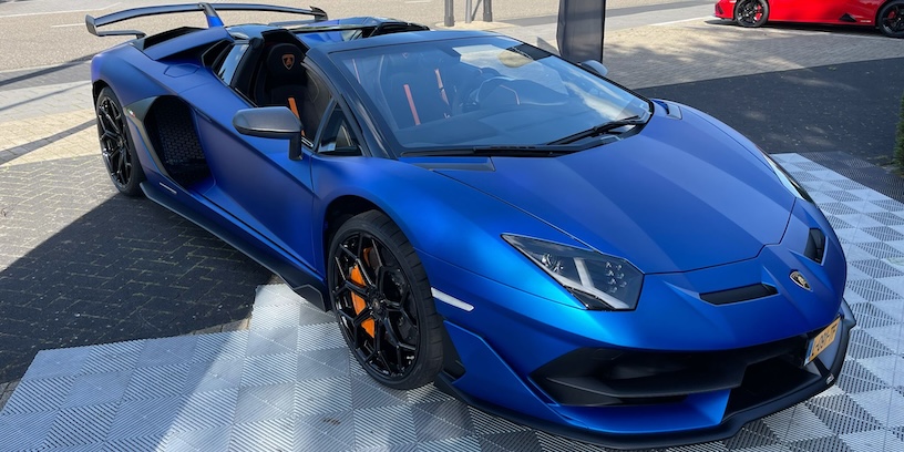 Lamborghini Aventador SVJ Roadster